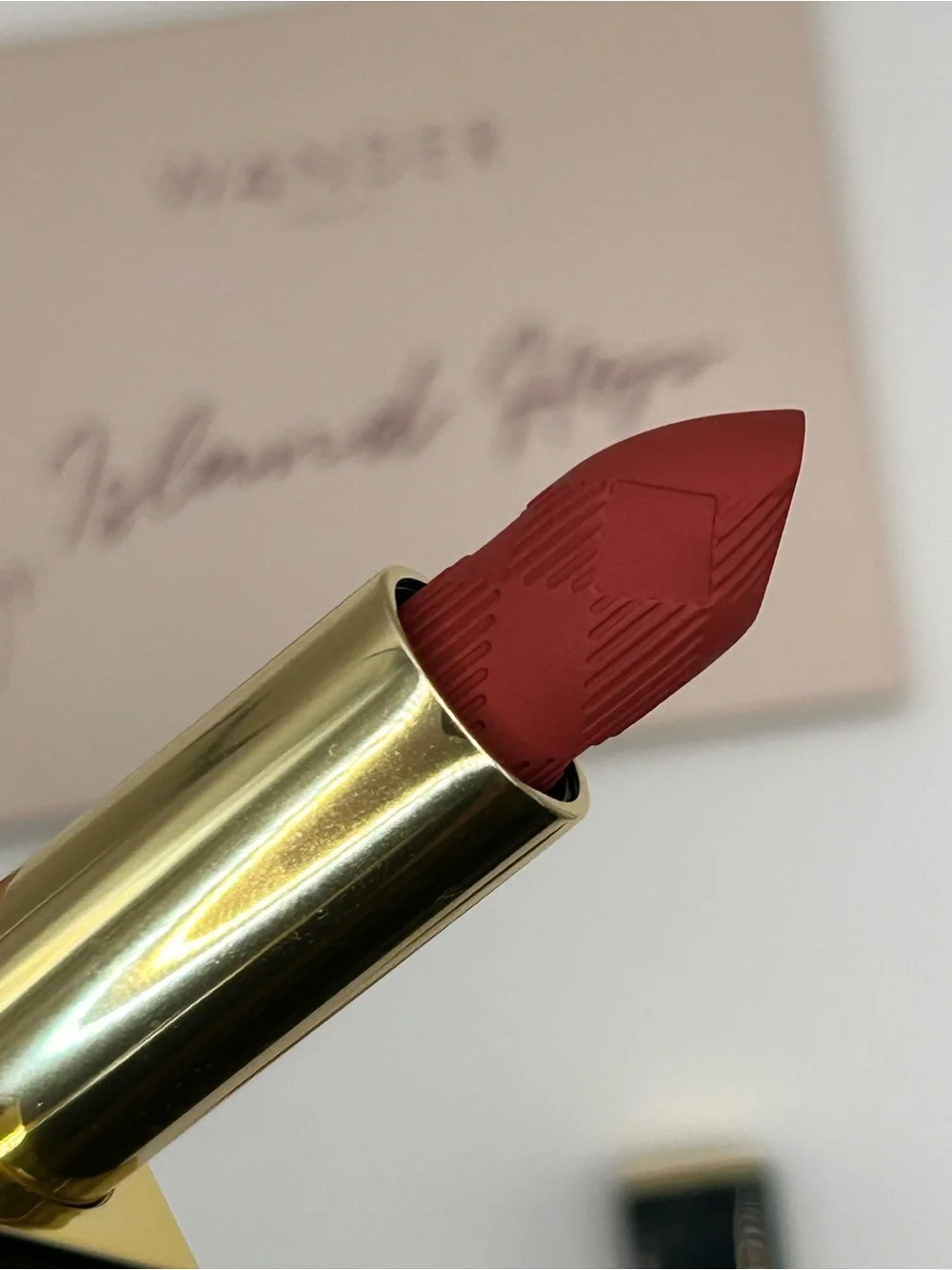 Make Up Wander Beauty Island Hop, Burberry and Guerlin Lipstick